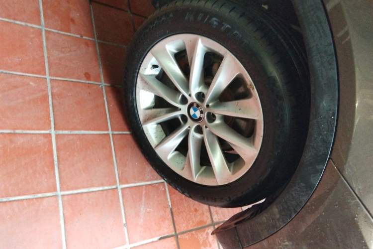 Used BMW X3 2013 xDrive20i Luxury Edition Right Front Wheel Hub