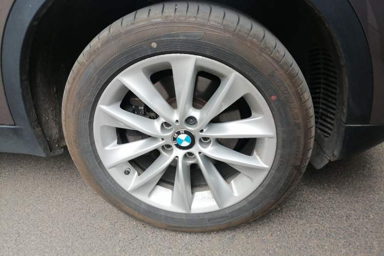 Used BMW X3 2013 Facelifted xDrive20i Luxury Edition Right Front Wheel Hub