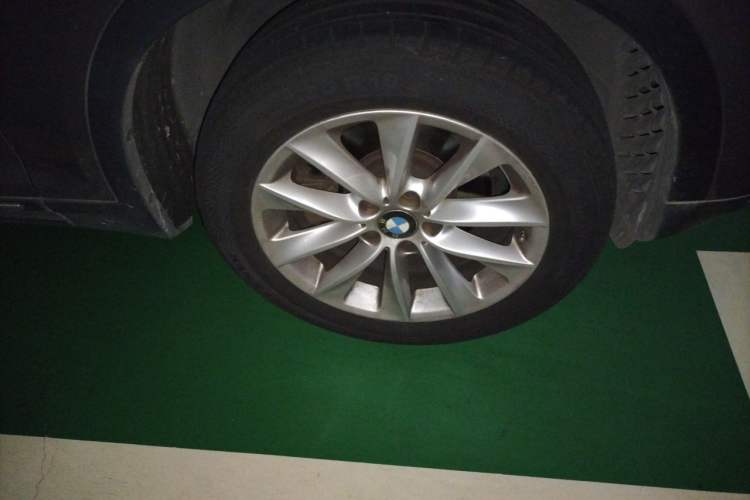 Used BMW X3 2013 Facelifted xDrive20i Luxury Edition Right Front Wheel Hub