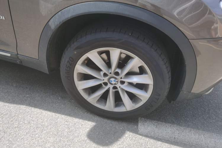Used BMW X3 2013 Facelifted xDrive20i Luxury Edition Right Front Wheel Hub