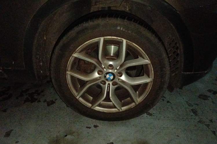 Used BMW X3 2013 Revised xDrive28i Luxury Edition Right Front Wheel Hub