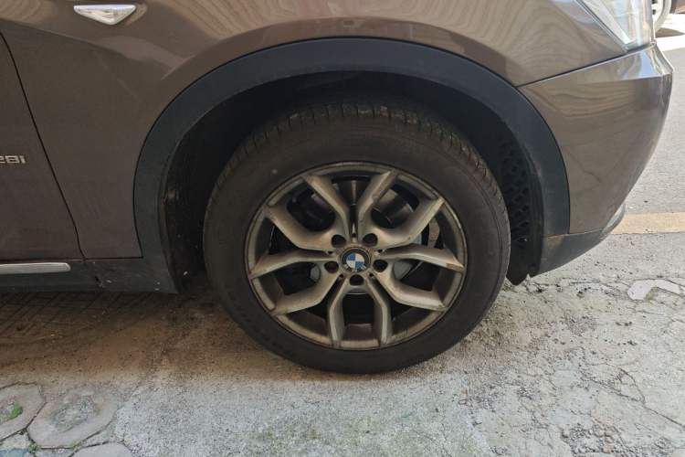 Used BMW X3 2013 xDrive28i Leading Model Right Front Wheel Hub