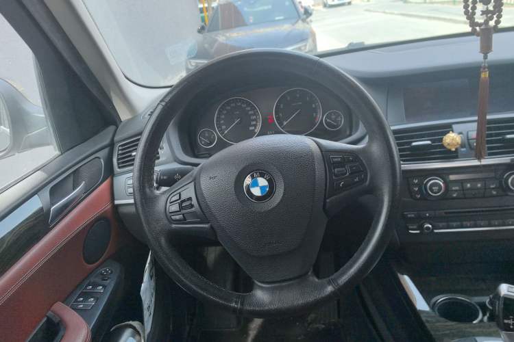 Used BMW X3 2013 Facelifted xDrive20i Luxury Edition Steering Wheel