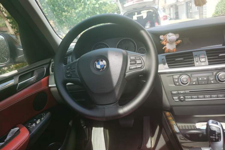 Used BMW X3 2013 Facelifted xDrive20i Luxury Edition Steering Wheel