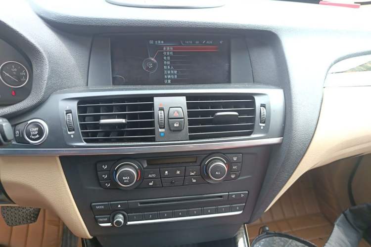 Used BMW X3 2013 xDrive20i Luxury Edition Audio And AC Panel