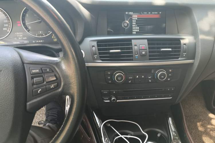 Used BMW X3 2013 xDrive20i Luxury Edition Audio And AC Panel
