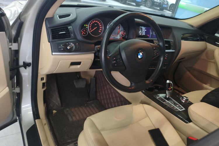 Used BMW X3 2013 Facelifted xDrive20i Luxury Edition Center Console