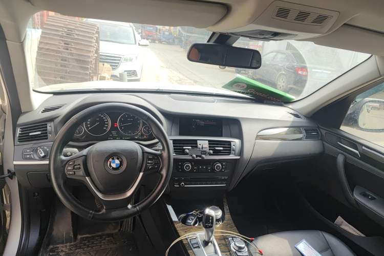 Used BMW X3 2013 Revised xDrive28i Luxury Edition Center Console
