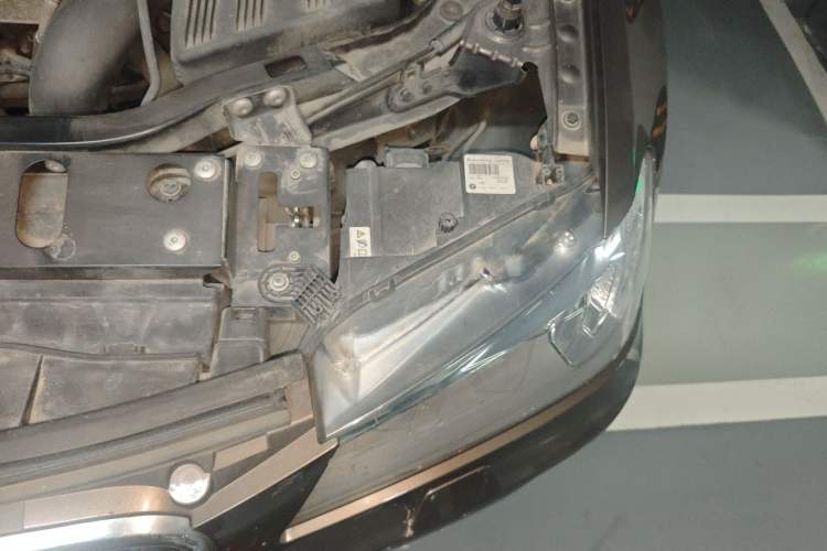 Used BMW X3 2013 xDrive20i Luxury Edition Engine Bay Left