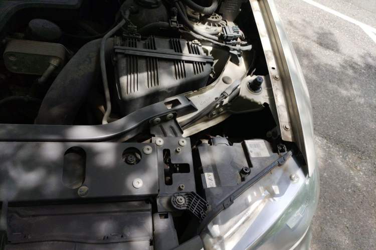 Used BMW X3 2013 Facelifted xDrive20i Luxury Edition Engine Bay Left