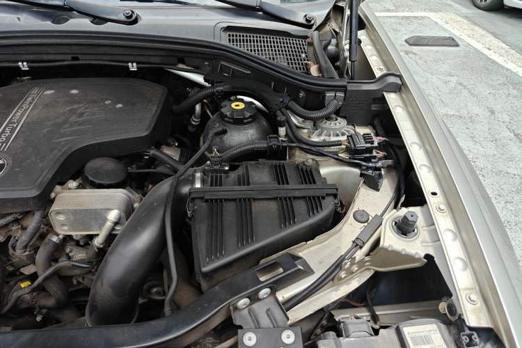 Used BMW X3 2013 xDrive20i Luxury Edition Engine Bay Left
