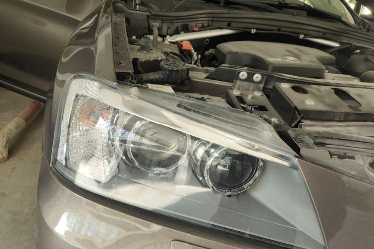 Used BMW X3 2013 Facelifted xDrive20i Luxury Edition Engine Bay Right