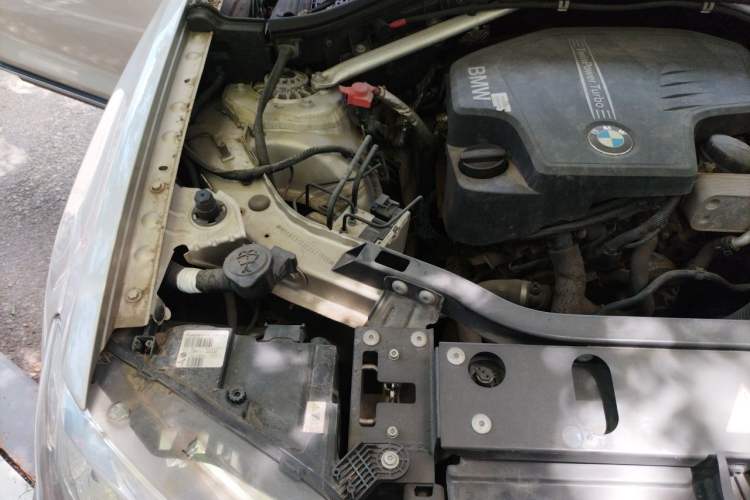 Used BMW X3 2013 Facelifted xDrive20i Luxury Edition Engine Bay Right