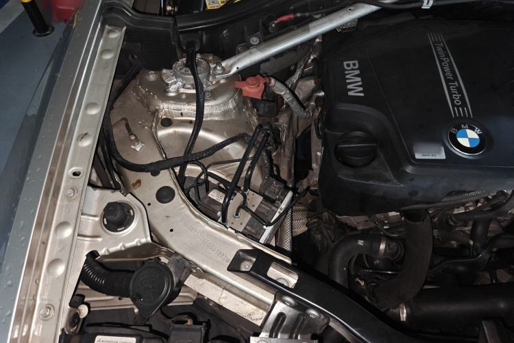 Used BMW X3 2013 Facelifted xDrive20i Luxury Edition Engine Bay Right