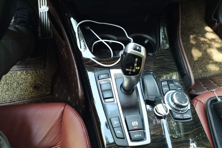 Used BMW X3 2013 xDrive20i Luxury Edition Gear Lever