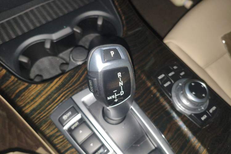 Used BMW X3 2013 Facelifted xDrive20i Luxury Edition Gear Lever