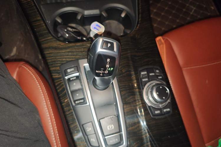Used BMW X3 2013 xDrive20i Luxury Edition Gear Lever