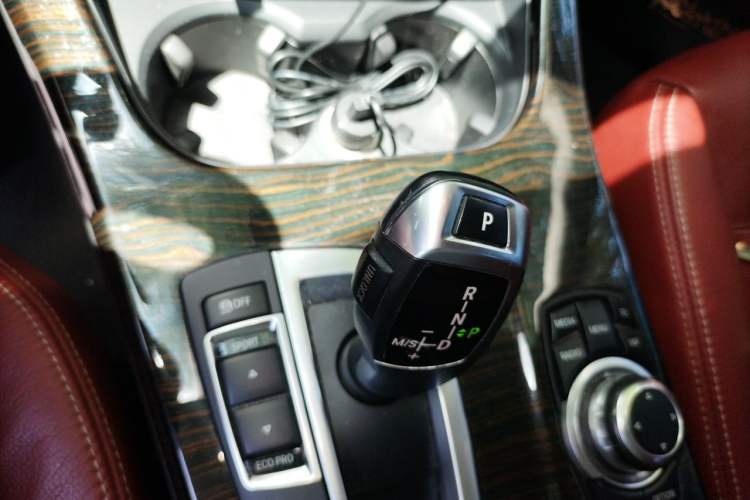 Used BMW X3 2013 Facelifted xDrive20i Luxury Edition Gear Lever