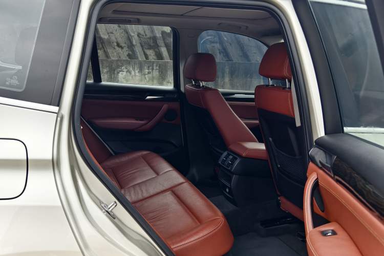 Used BMW X3 2013 Facelifted xDrive20i Luxury Edition Interior 3