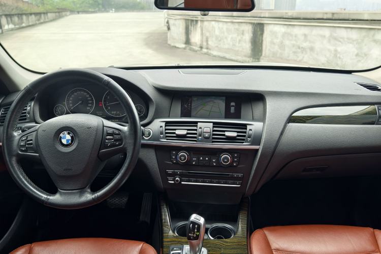 Used BMW X3 2013 Facelifted xDrive20i Luxury Edition Interior 4