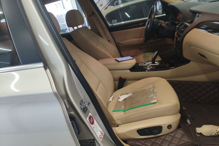 Used BMW X3 2013 Facelifted xDrive20i Luxury Edition Right Front Seat