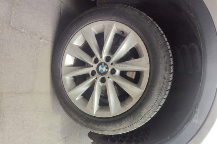 Used BMW X3 2013 xDrive20i Luxury Edition Right Front Wheel Hub
