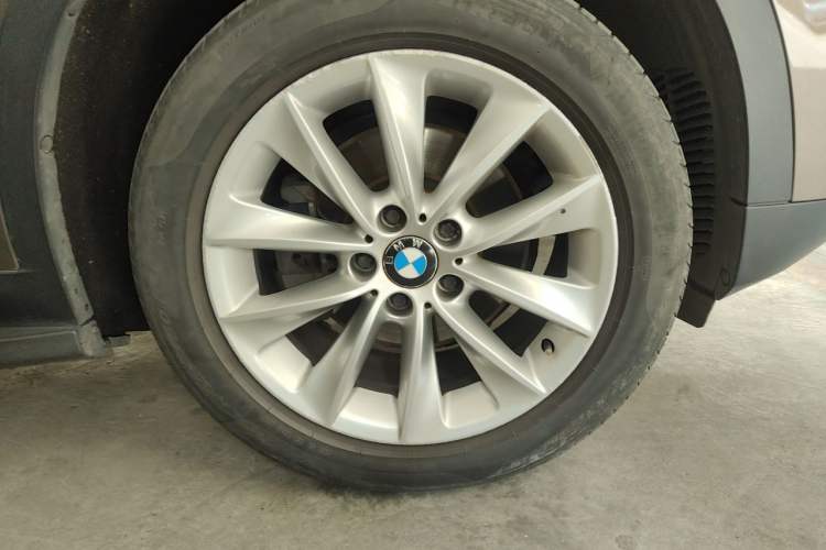 Used BMW X3 2013 Facelifted xDrive20i Luxury Edition Right Front Wheel Hub