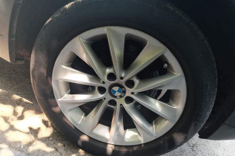Used BMW X3 2013 xDrive20i Luxury Edition Right Front Wheel Hub