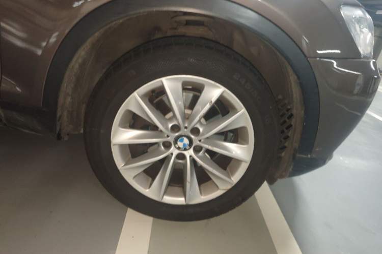 Used BMW X3 2013 xDrive20i Luxury Edition Right Front Wheel Hub