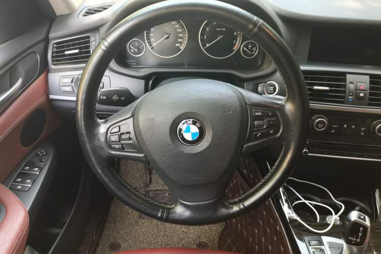 Used BMW X3 2013 xDrive20i Luxury Edition Steering Wheel