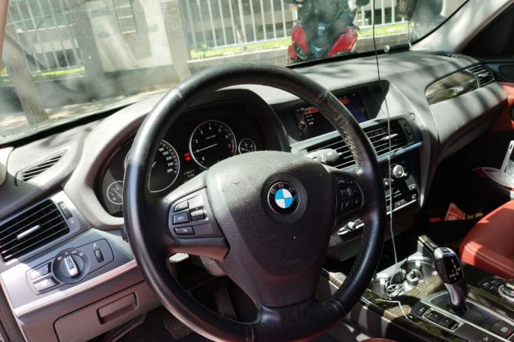 Used BMW X3 2013 Facelifted xDrive20i Luxury Edition Steering Wheel