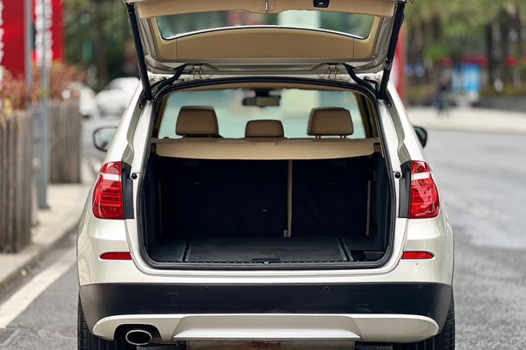 Used BMW X3 2013 Facelifted xDrive20i Luxury Edition Trunk