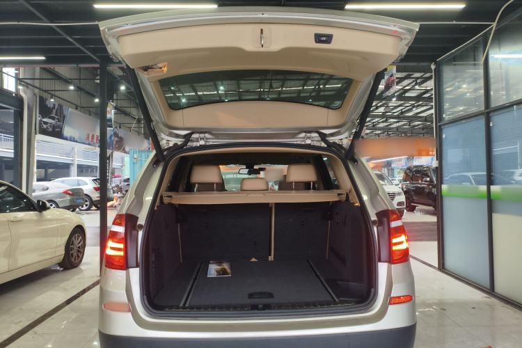 Used BMW X3 2013 Facelifted xDrive20i Luxury Edition Trunk
