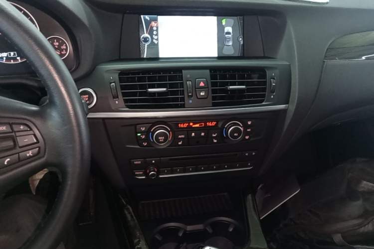 Used BMW X3 2013 xDrive20i Luxury Edition Audio And AC Panel