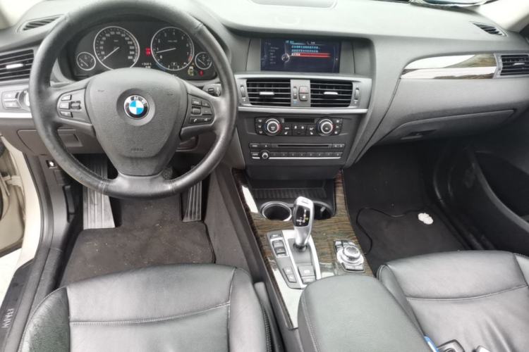 Used BMW X3 2013 Facelifted xDrive20i Luxury Edition Center Console