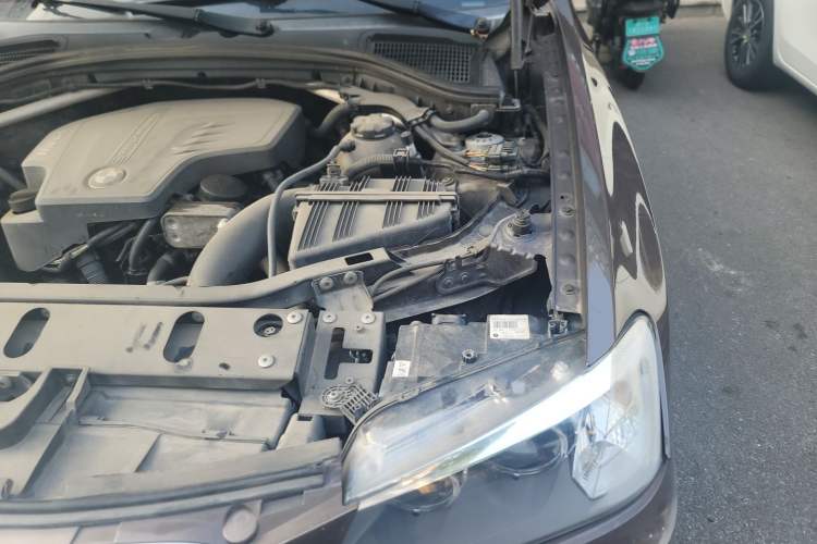Used BMW X3 2013 Restyled xDrive28i Leading Edition Engine Bay Left