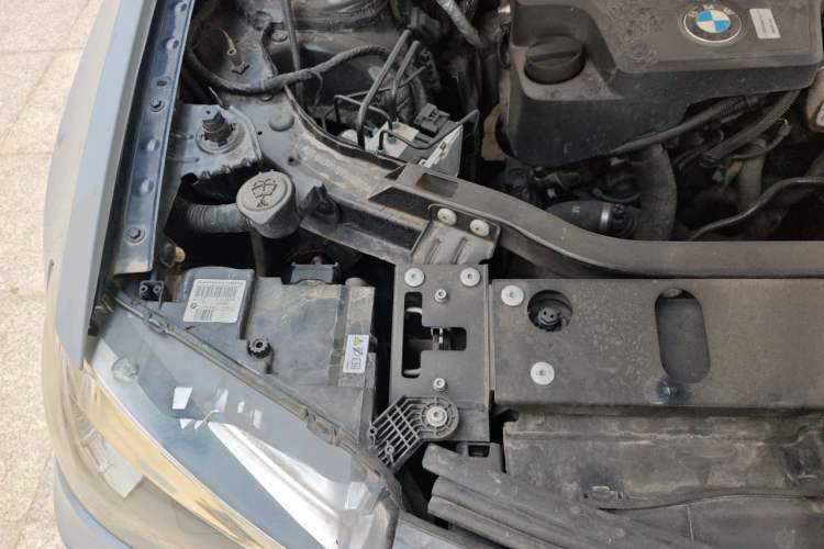 Used BMW X3 2013 Facelifted xDrive20i Luxury Edition Engine Bay Right