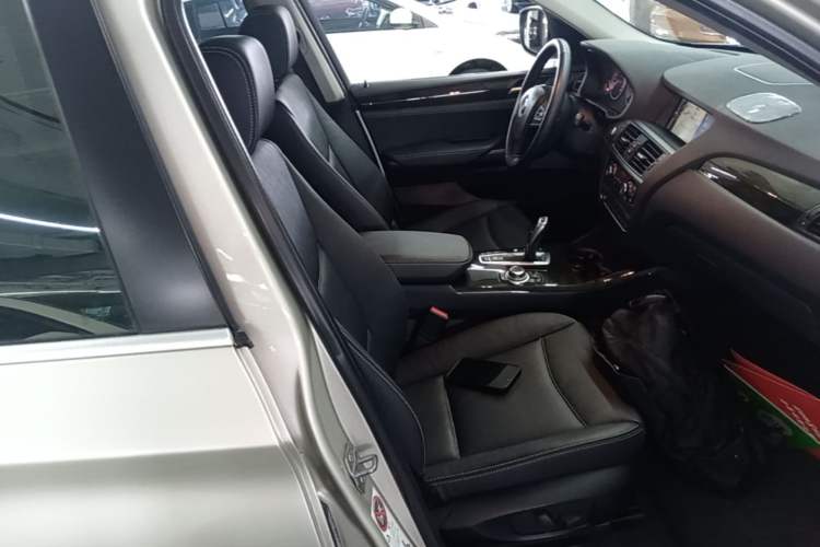 Used BMW X3 2013 xDrive20i Luxury Edition Right Front Seat