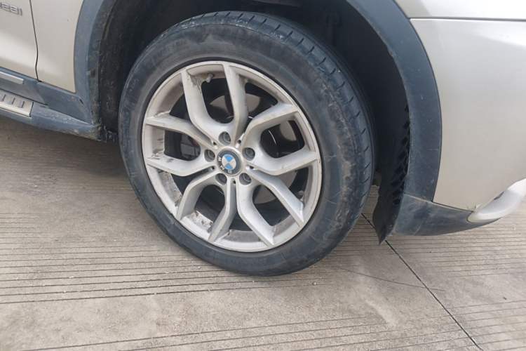 Used BMW X3 2013 xDrive28i Luxury Model Right Front Wheel Hub