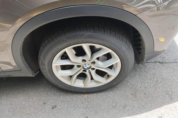 Used BMW X3 2013 Restyled xDrive28i Leading Edition Right Front Wheel Hub