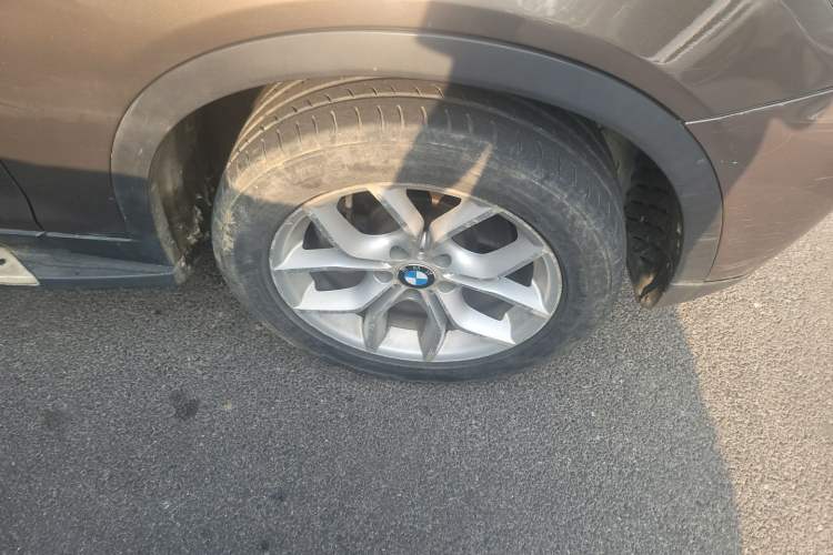 Used BMW X3 2013 Restyled xDrive28i Leading Edition Right Front Wheel Hub