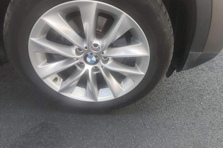 Used BMW X3 2013 xDrive20i Luxury Edition Right Front Wheel Hub