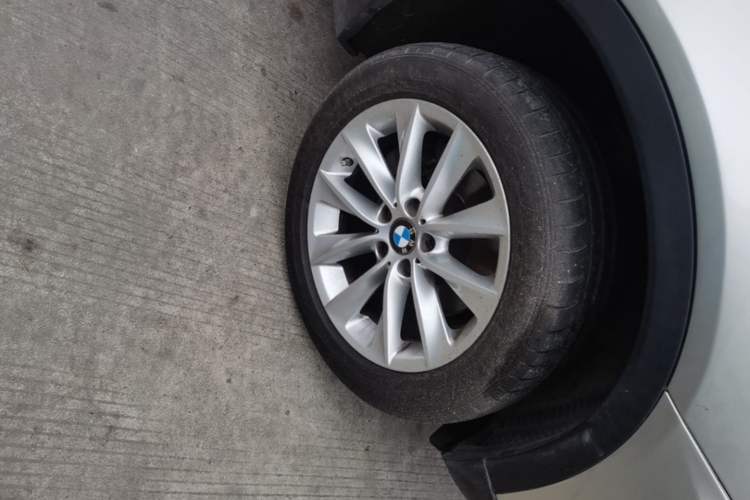 Used BMW X3 2013 Facelifted xDrive20i Luxury Edition Right Front Wheel Hub