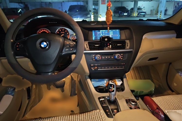 Used BMW X3 2013 xDrive28i Luxury Model Center Console