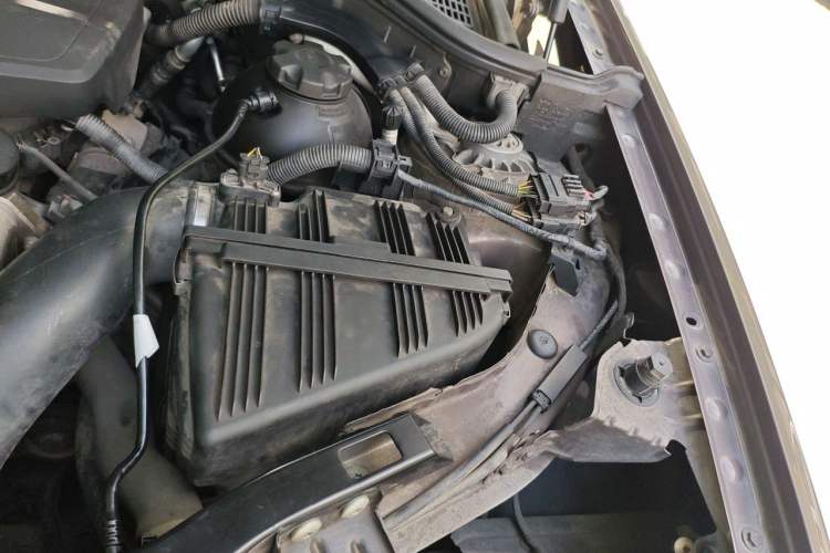 Used BMW X3 2013 xDrive20i Luxury Edition Engine Bay Left