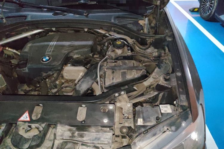Used BMW X3 2013 Facelifted xDrive20i Luxury Edition Engine Bay Left