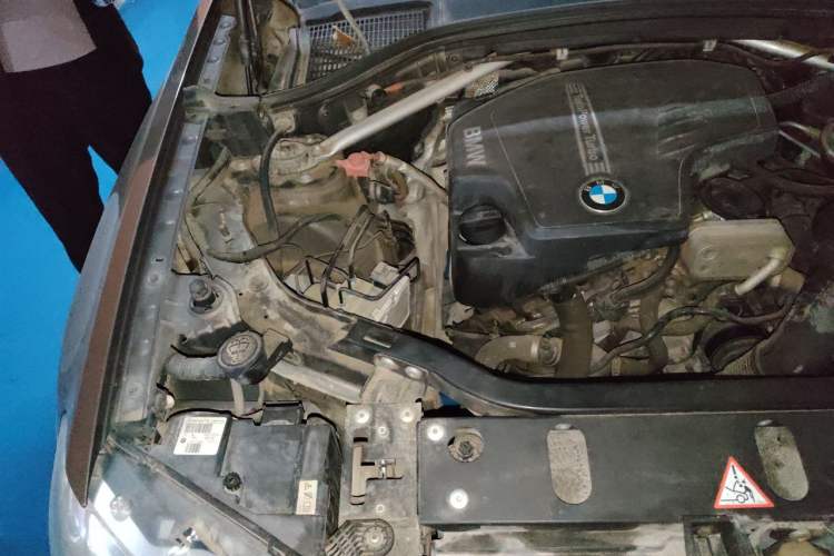 Used BMW X3 2013 Facelifted xDrive20i Luxury Edition Engine Bay Right