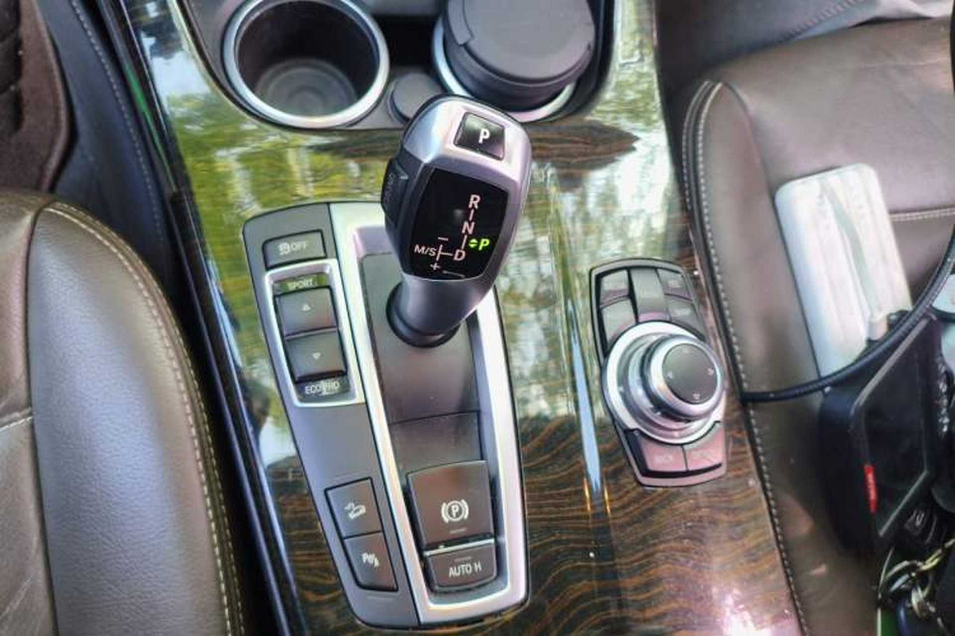 Used BMW X3 2013 Facelifted xDrive20i Luxury Edition Gear Lever