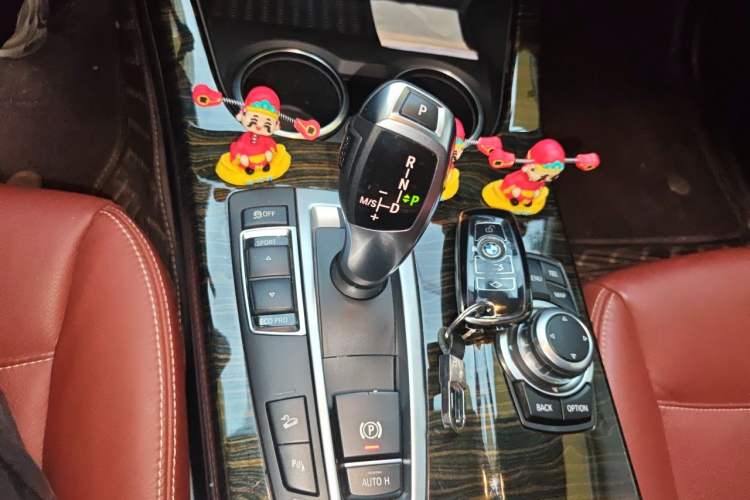 Used BMW X3 2013 Facelifted xDrive20i Luxury Edition Gear Lever