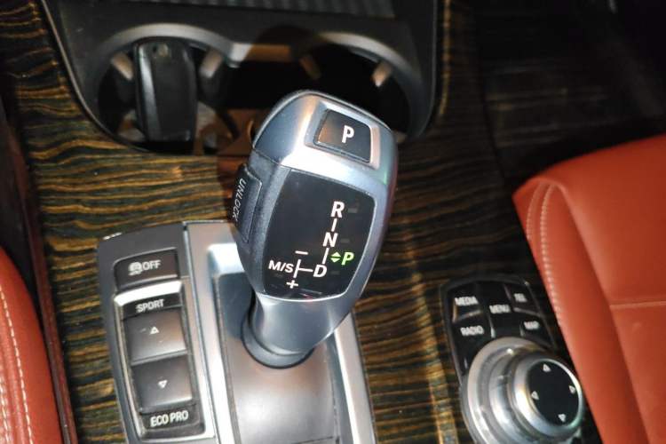 Used BMW X3 2013 Facelifted xDrive20i Luxury Edition Gear Lever